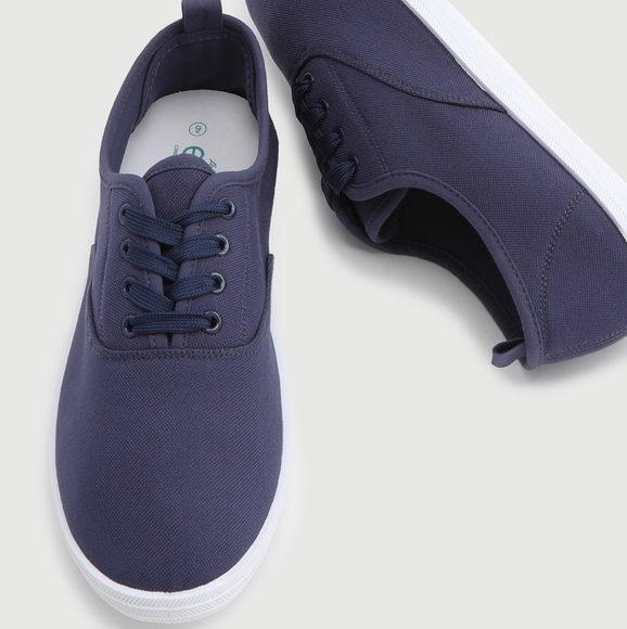 NWT! ARDENE NAVY BLUE LACE UP CANVAS CASUAL SNEAKERS SIZE 9 - Picture 1 of 3